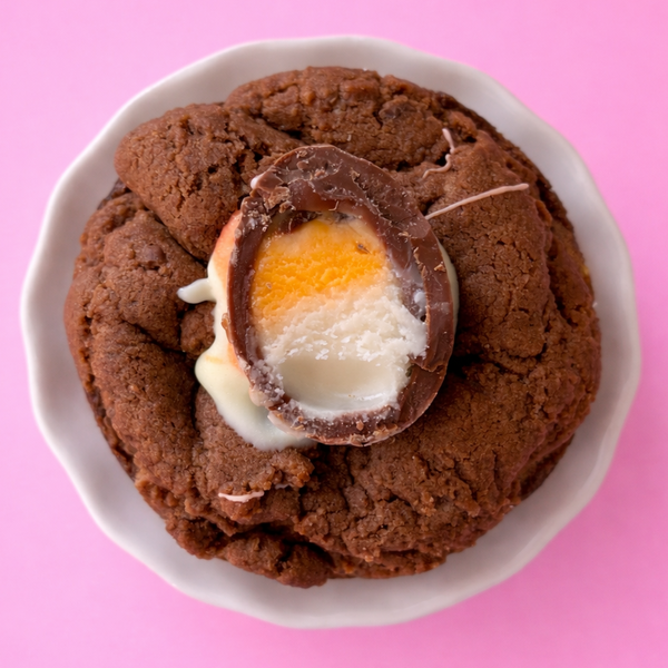 THE EASTER SOCIAL || Crème Egg Cookie Puck