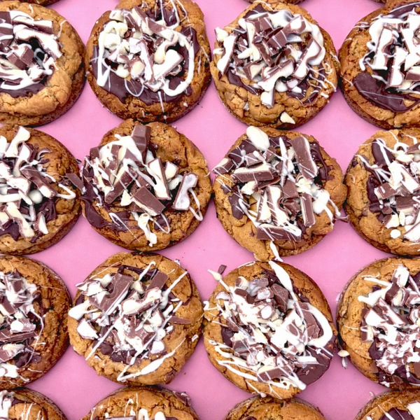 THE EASTER SOCIAL || Chocolate Kinder Egg Cookie Puck