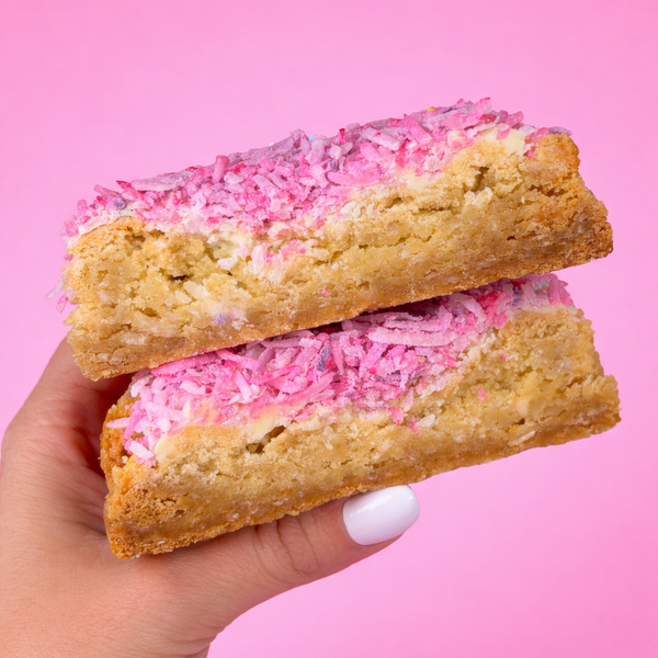 THE EASTER SOCIAL || Coconut Cupcake Cookie Puck