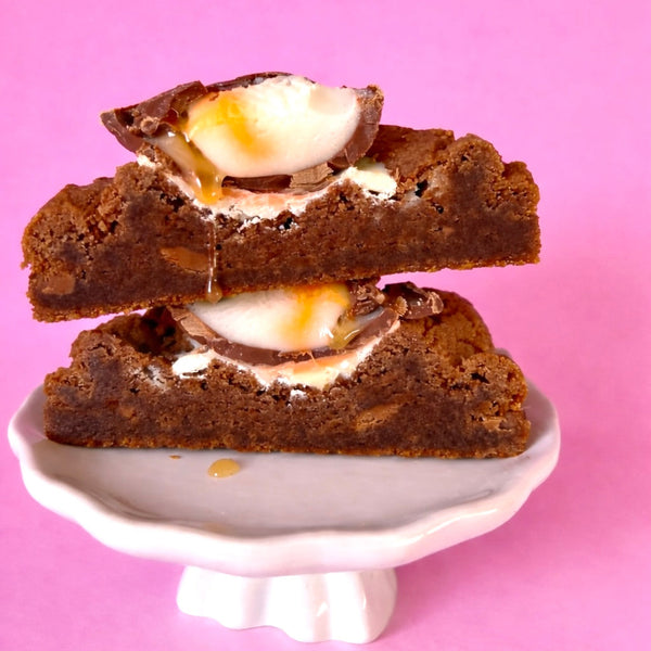 THE EASTER SOCIAL || Crème Egg Cookie Puck