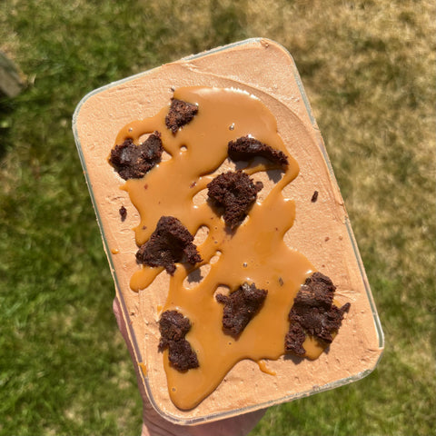 MACKAY'S BAKERY || The Chocolate Salted Caramel Brownie Cake Bento