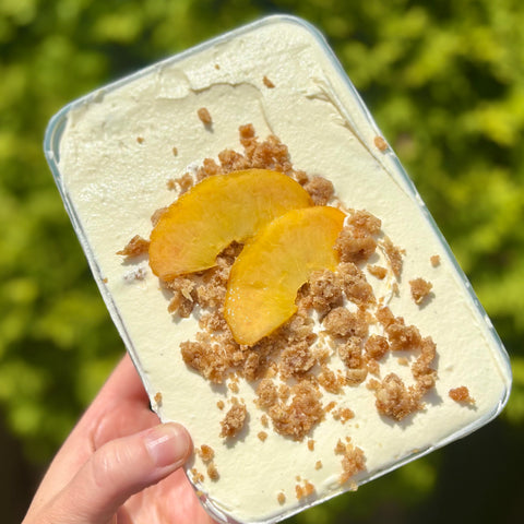 MACKAY'S BAKERY || The Conrad's Peach Cobbler Cake