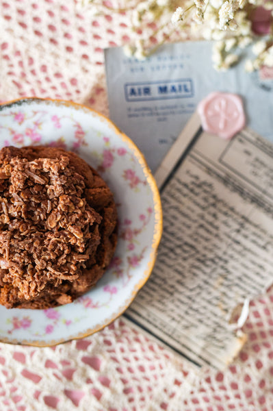 THE HERITAGE LINE || No Bake Chocolate Cookie Puck